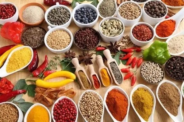 استخدام نیروی خانم در مغازه عطاری|استخدام خدمات فروشگاه و رستوران|اصفهان, کردآباد|دیوار