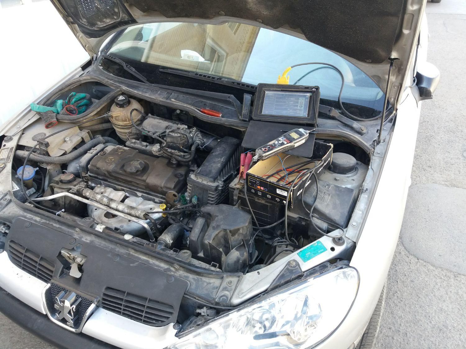 برق خودرو ( باطریسازی و باطری فروشی سیار )|خدمات موتور و ماشین|کاشان, فین بزرگ|دیوار