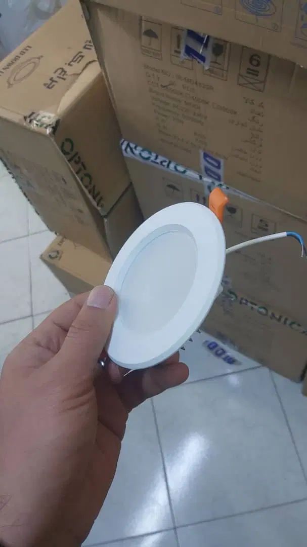 لامپ هالوژن ۹وات SMD هیت سینک دار اپتونیکا|لامپ و چراغ|اهواز, پردیس|دیوار