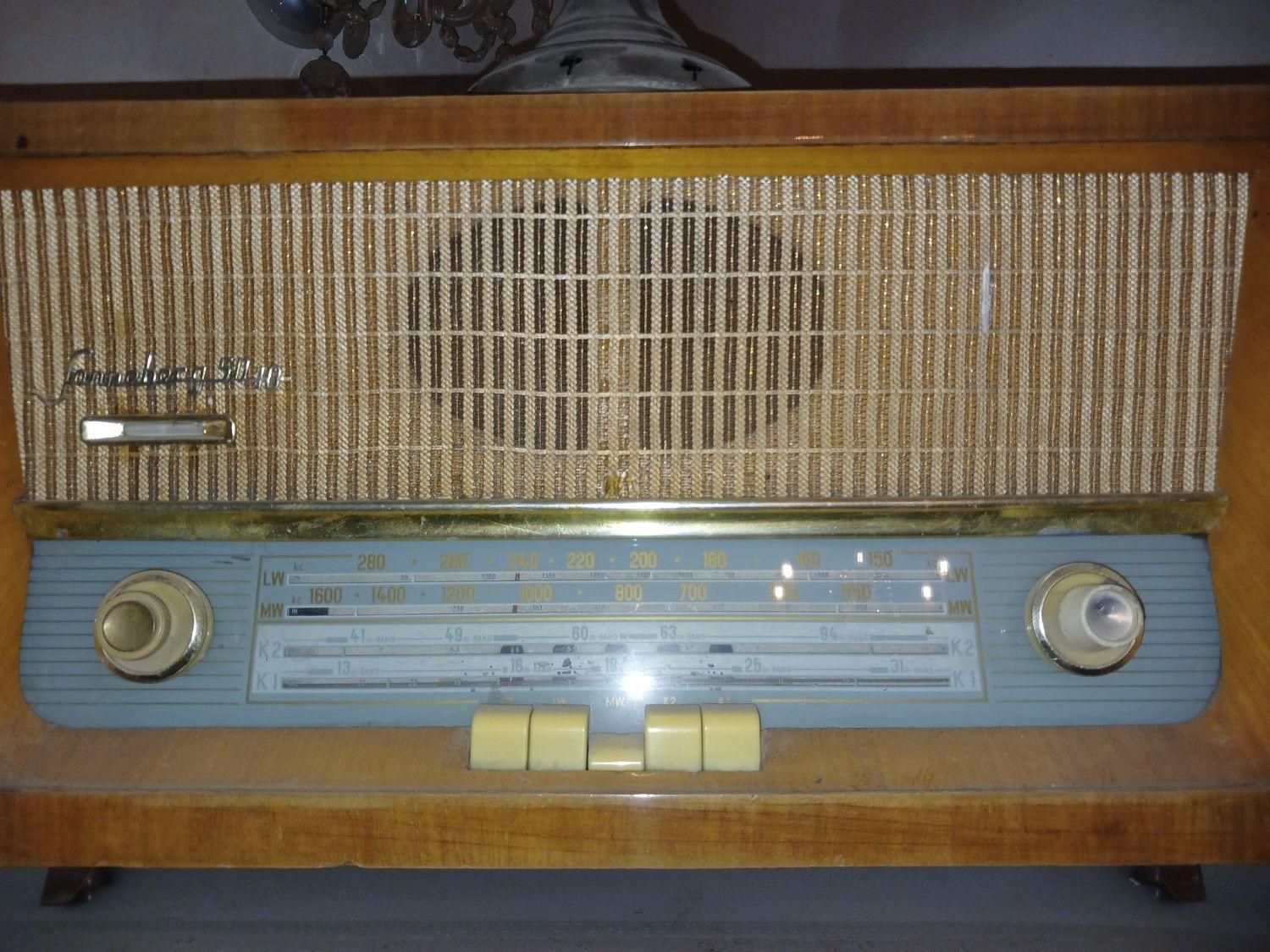 رادیو ساخت المان غربی سالم|کلکسیون اشیاء عتیقه|یزد, |دیوار