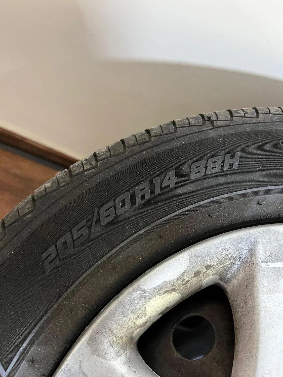 رینگ و لاستیک بارز سایز 205.60.14|قطعات یدکی و لوازم جانبی|تهران, اکباتان|دیوار