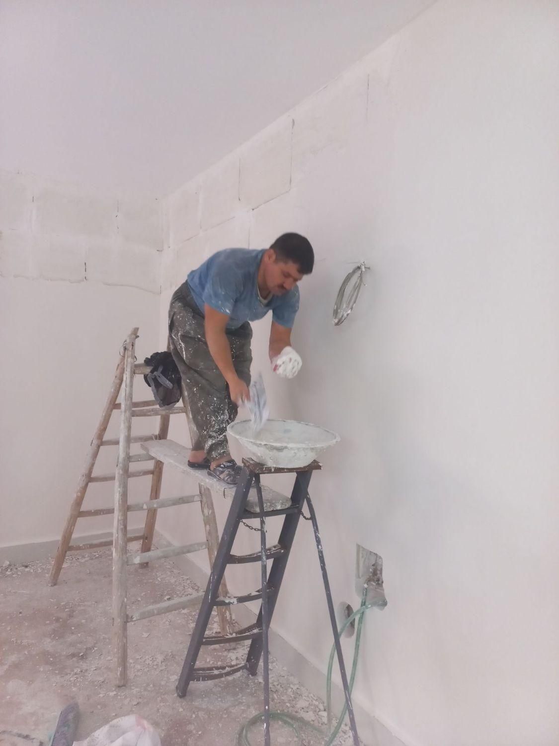 گچ کارخورده کاری گچکاری لکه گیری وابزارگچ دیوارگچی|خدمات پیشه و مهارت|مشهد, دانشجو|دیوار