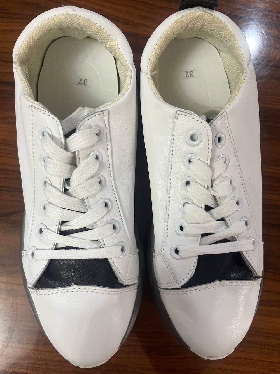 کتانی خارجی سایز 37 ساخت ویتنام|کیف، کفش، کمربند|رشت, معلم|دیوار