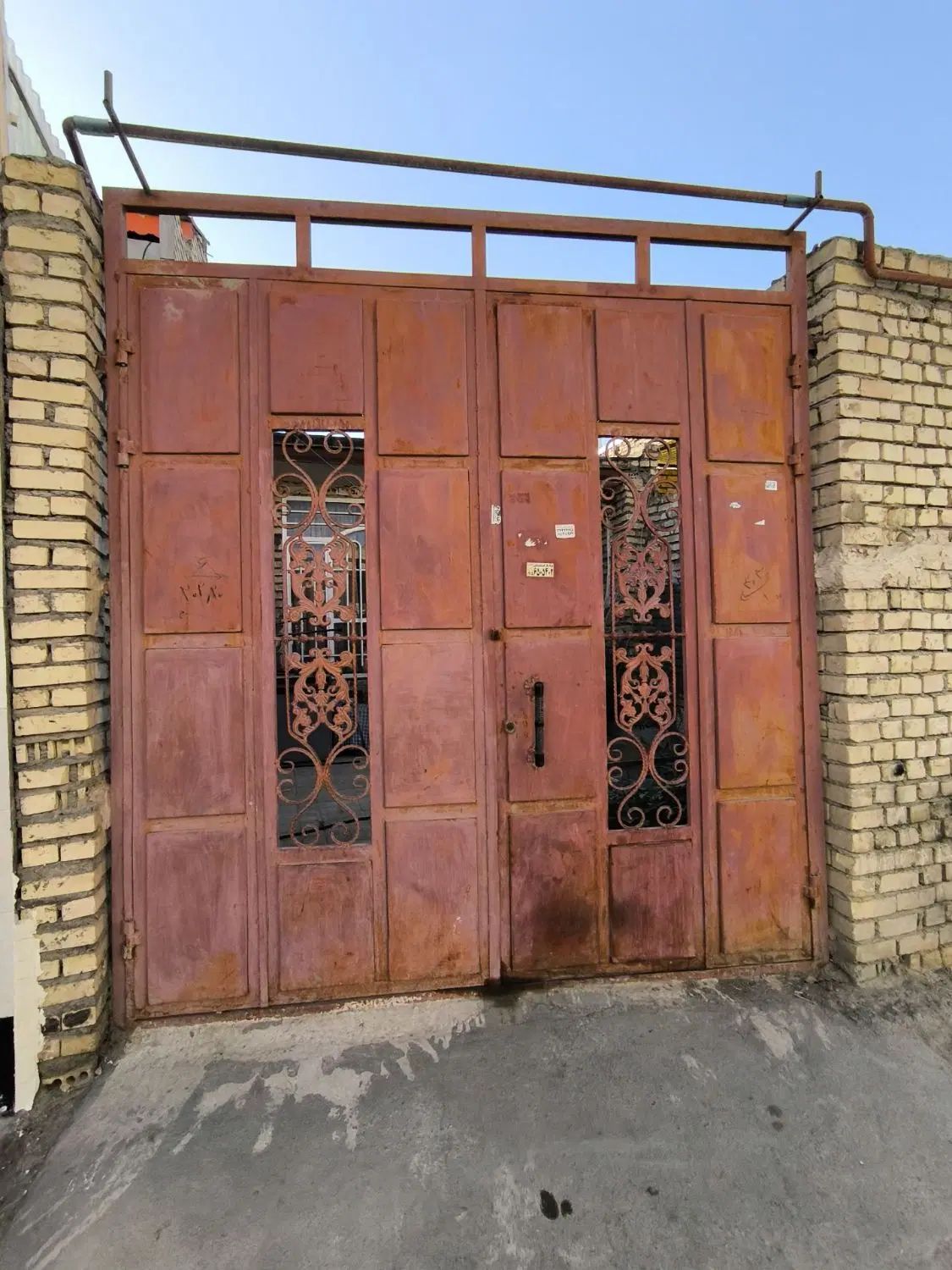 ویلایی نوساز و شیک نزدیک به حاشیه اصلی|فروش خانه و ویلا|مشهد, رسالت|دیوار