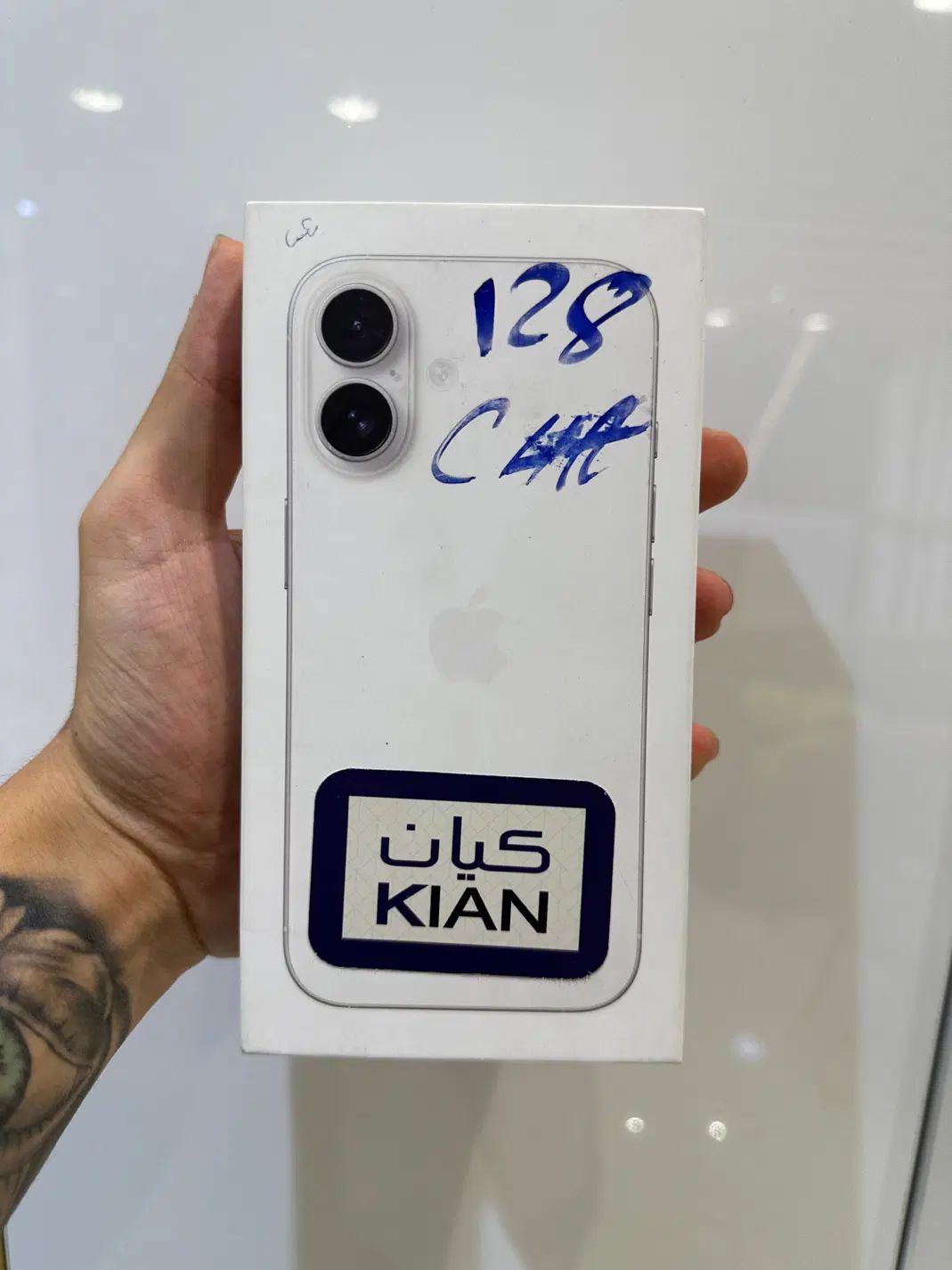 iphone 16 white آیفون ۱۶ سفید|موبایل|تهران, درختی|دیوار