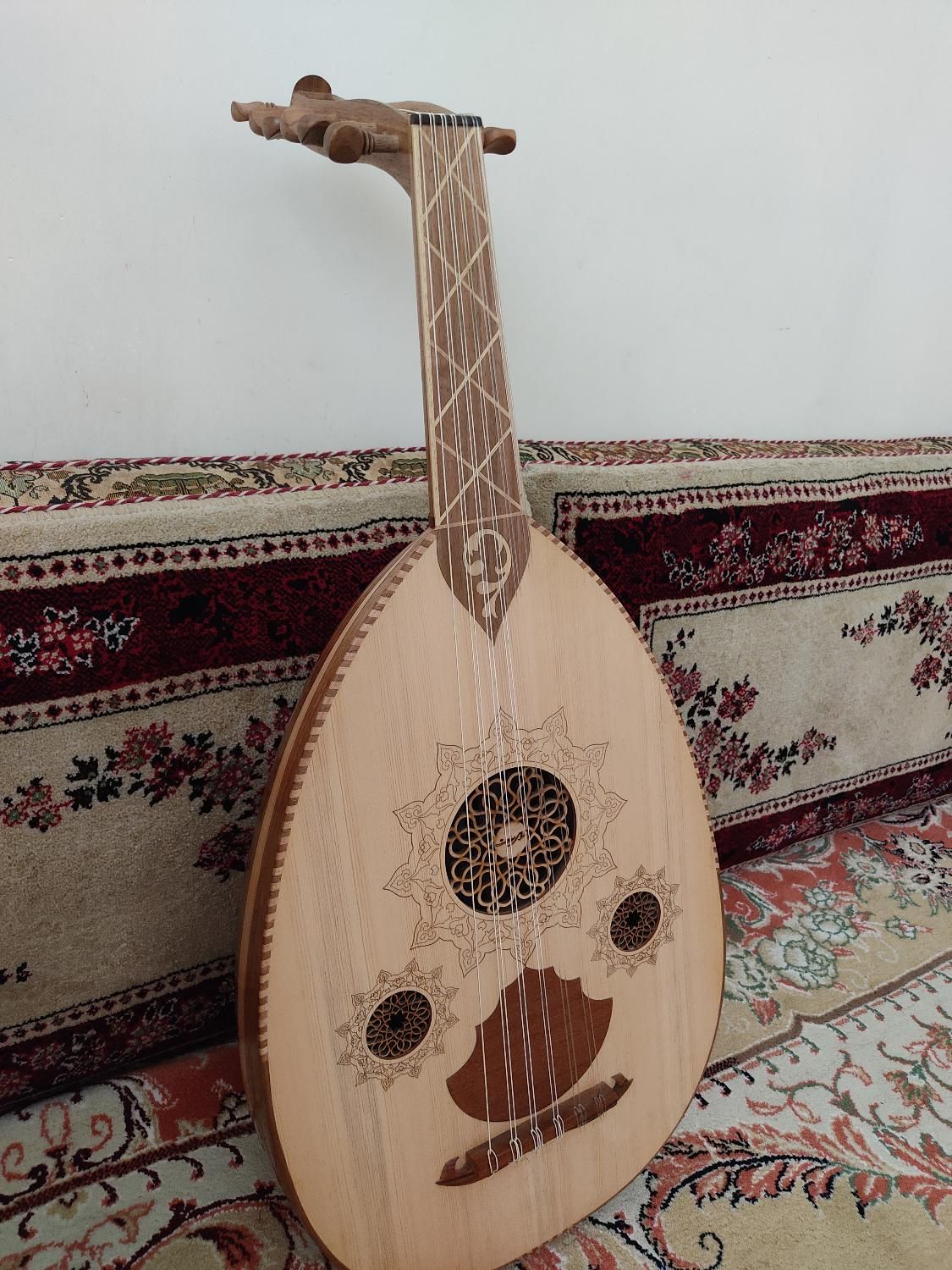 ساز عود عربی|سازهای سنتی|سنندج, |دیوار