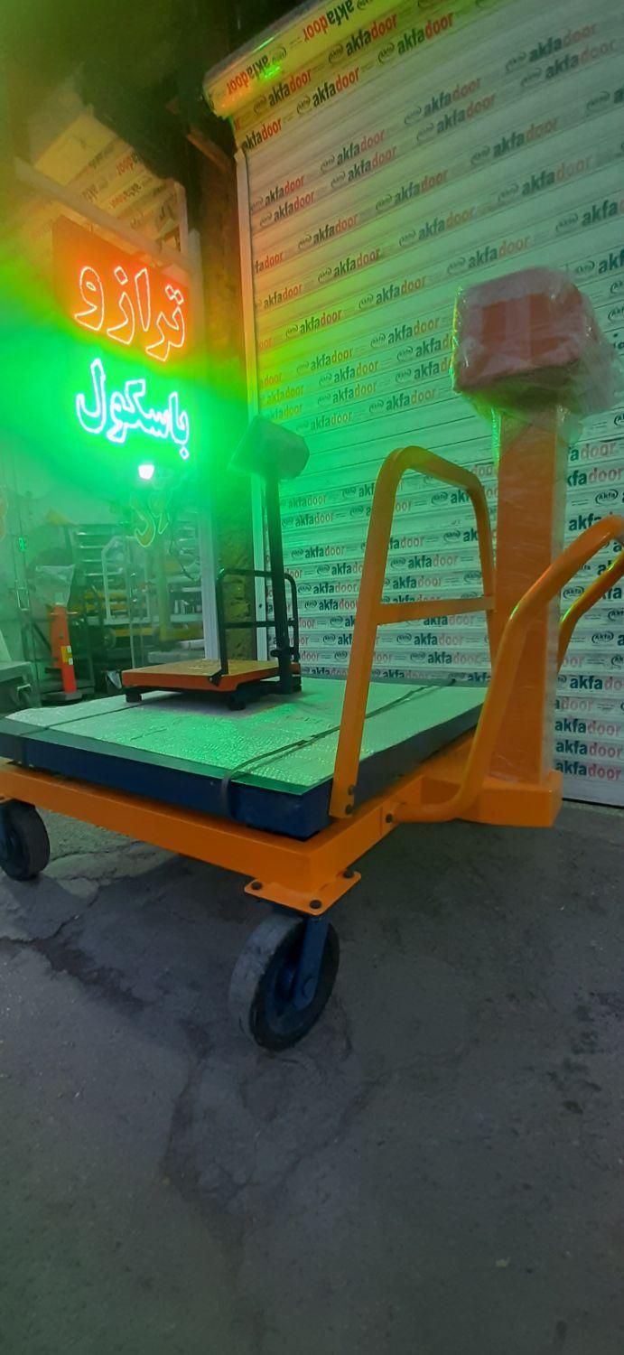 باسکول صفحه بزرگ ۴ سنسور ۲تن|فروشگاه و مغازه|کرمان, |دیوار