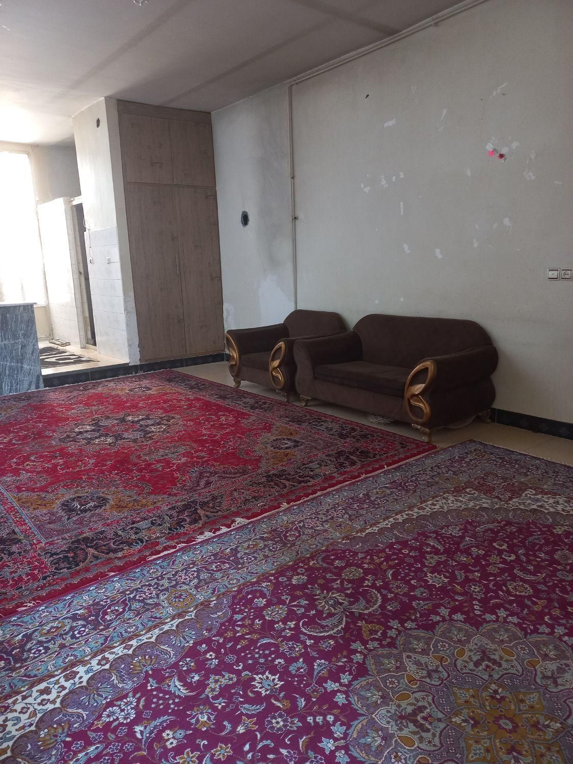 خانه ویلایی جاده قدیم آخر خیابان لاله شمالی|اجارهٔ کوتاه‌مدت آپارتمان و سوئیت|کرمانشاه, |دیوار
