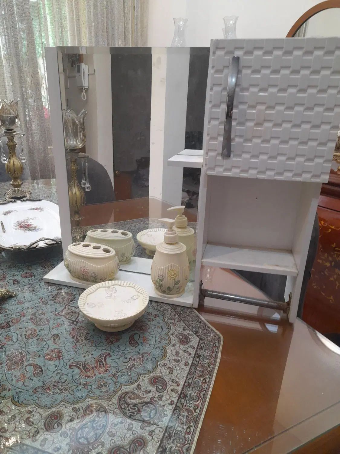 آینه همرا با سرویس مایع دستشویی|آینه|تهران, دارآباد|دیوار