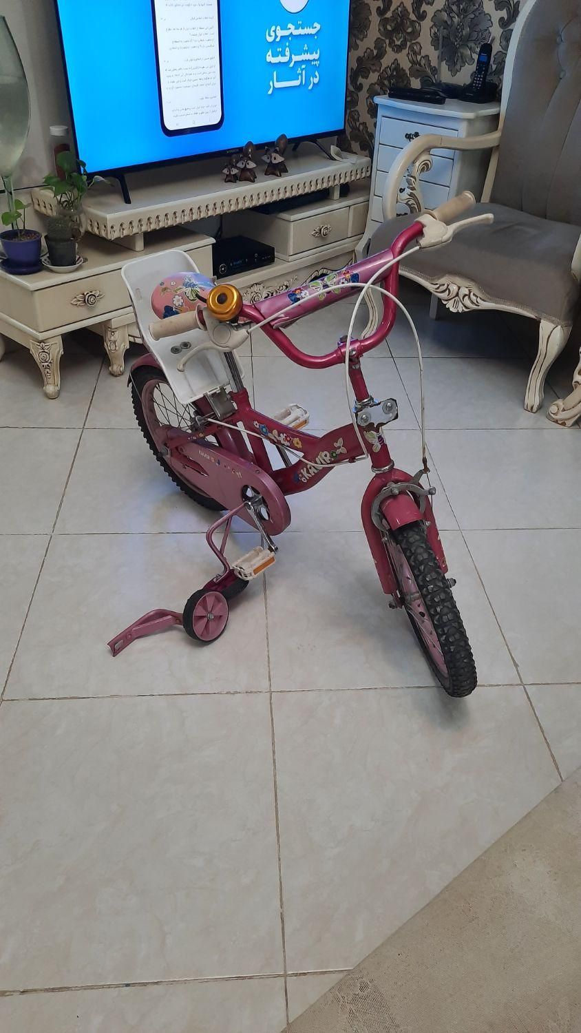 دوچرخه|دوچرخه، اسکیت، اسکوتر|قدس, شهرقدس|دیوار