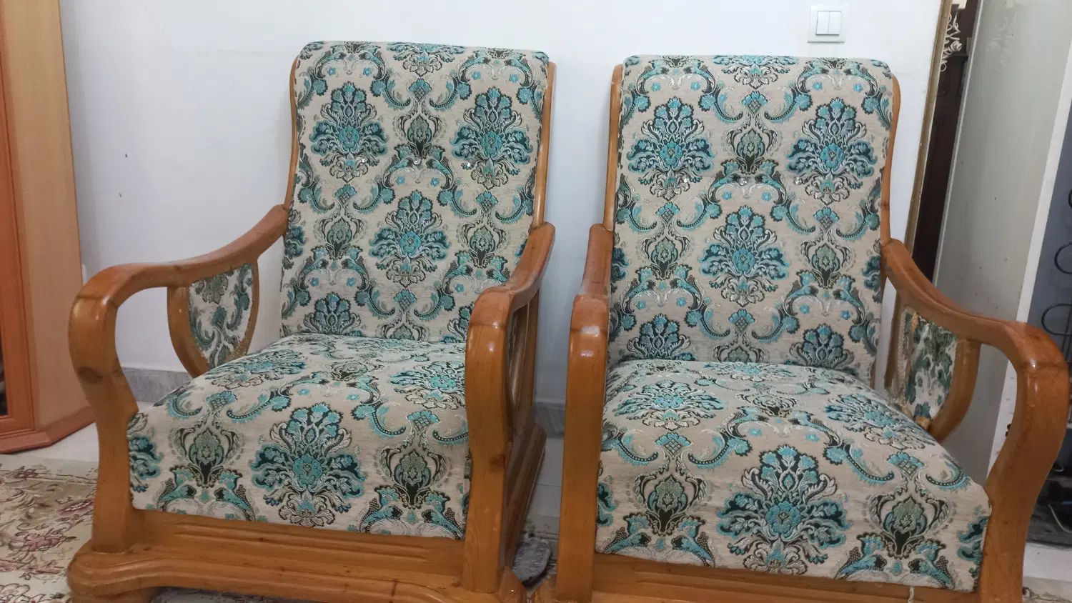 مبلمان ۷ نفره کارکرده|مبلمان خانگی و میز عسلی|رشت, نیکمرام|دیوار