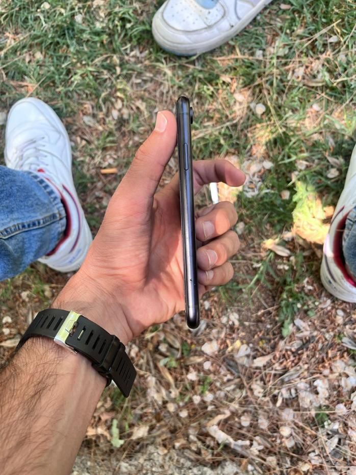 اپل iPhone XR با حافظهٔ ۱۲۸ گیگابایت|موبایل|شیراز, باغ تخت|دیوار
