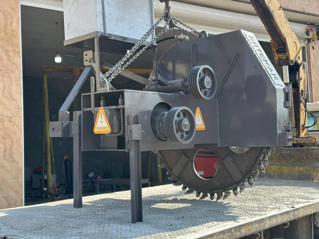 ترنچر،ترینچر،کاتر برش آسفالت چک صیادی|ماشین‌آلات صنعتی|شاهین‌شهر, بانک استان|دیوار