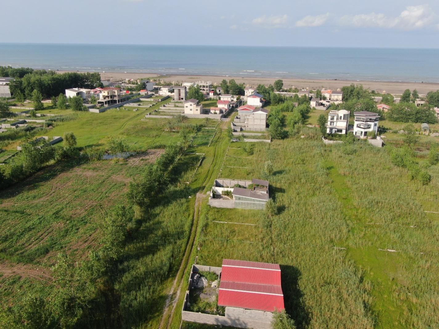 زمین ساحلی داخل بافت مسکونی باویو ابدی دریا|فروش زمین و ملک کلنگی|رشت, بازار|دیوار