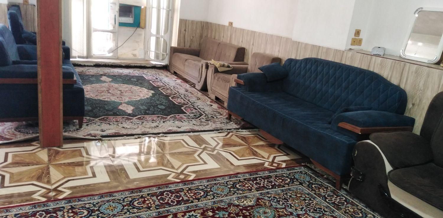 اجاره روزانه/هفتگی/ماهانه آپارتمان ۲۰۰ متری|اجارهٔ کوتاه‌مدت آپارتمان و سوئیت|شیراز, لب آب|دیوار