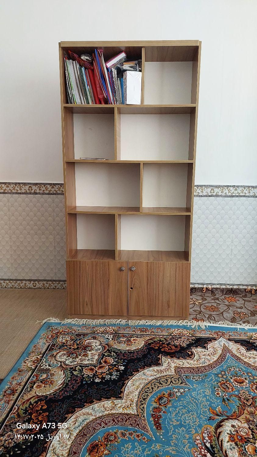 یک عدد کتابخانه و جارختخابی تمیز و در حد نو|کتابخانه، شلف، قفسه‌های دیواری|سرپل ذهاب, |دیوار