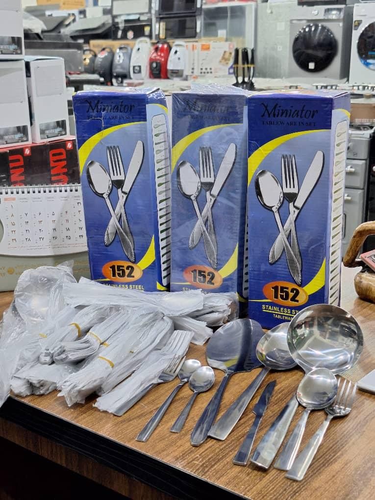 سرویس قاشق چنگال ۴۲ نفره تکمیل ۱۵۲ تیکه در گنجینه|ظروف سرو و پذیرایی|یاسوج, |دیوار