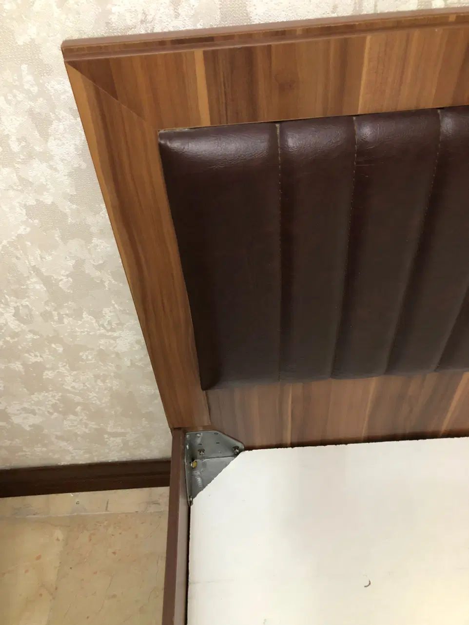 تخت دو نفره شرکتی آپادانا بهمراه ست تشک و پاتختی|تخت و سرویس خواب|تهران, امجدیه (خاقانی)|دیوار