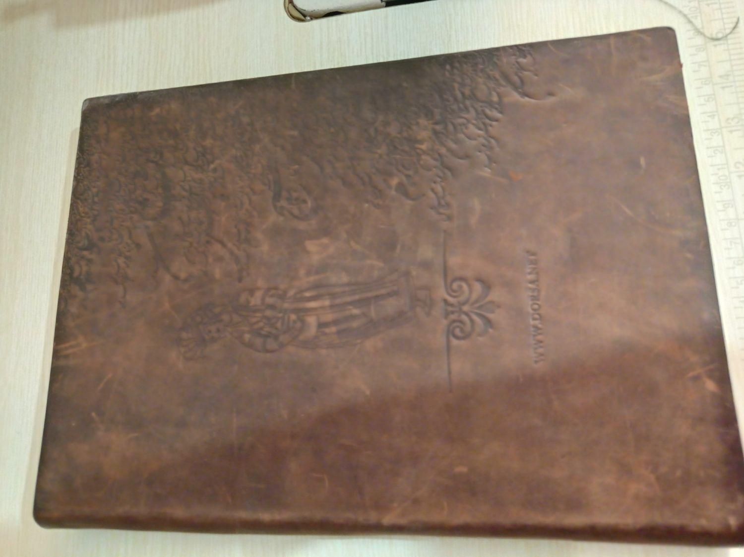 کتاب رباعیات خیام چهار زبانه، مصور، جلد چرم درسا ،|کتاب و مجله ادبی|شیراز, احمدآباد|دیوار