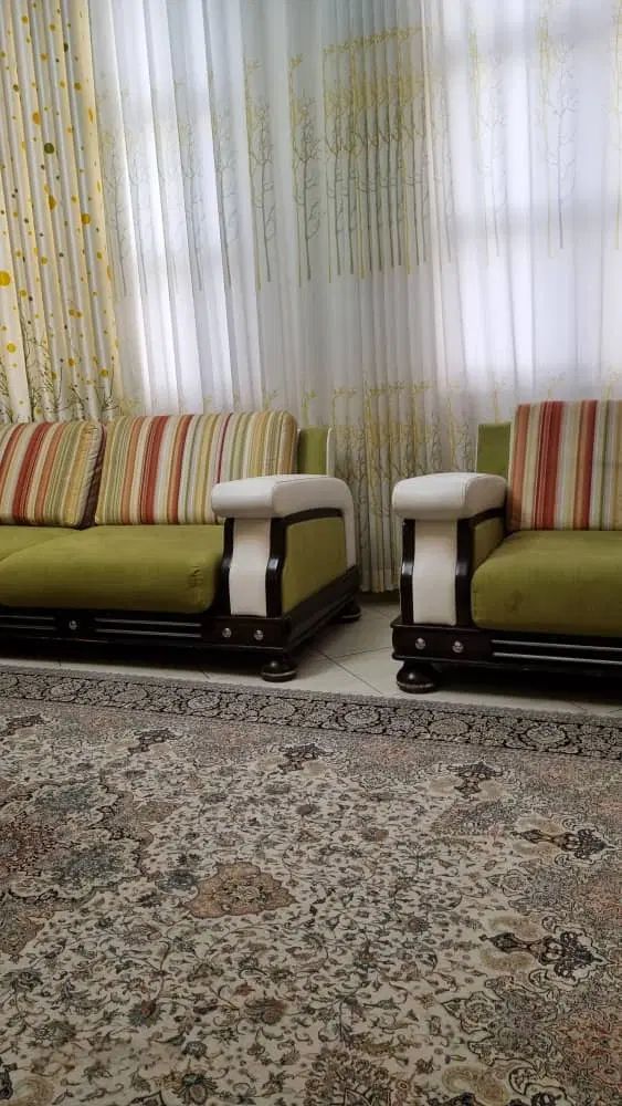مبل ۷ نفره درحد نو بااستحکام و با کیفیت چوب بالا|مبلمان خانگی و میز عسلی|شیراز, خلیلی|دیوار