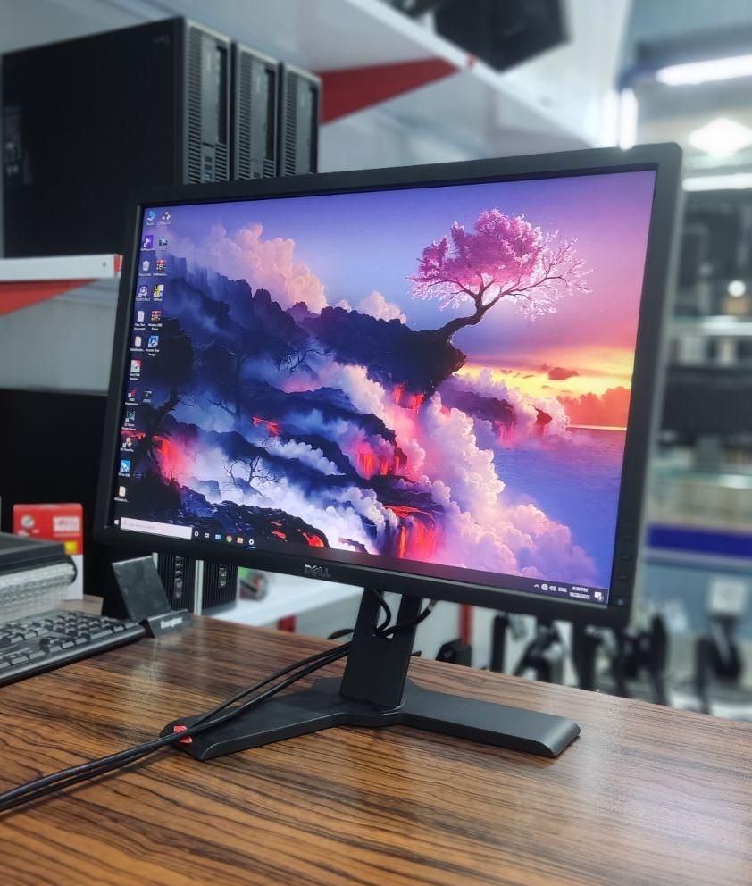مانیتور دل طراحی پایه آسانسوری DELL LED 24 ips|قطعات و لوازم جانبی رایانه|قم, صفائیه|دیوار