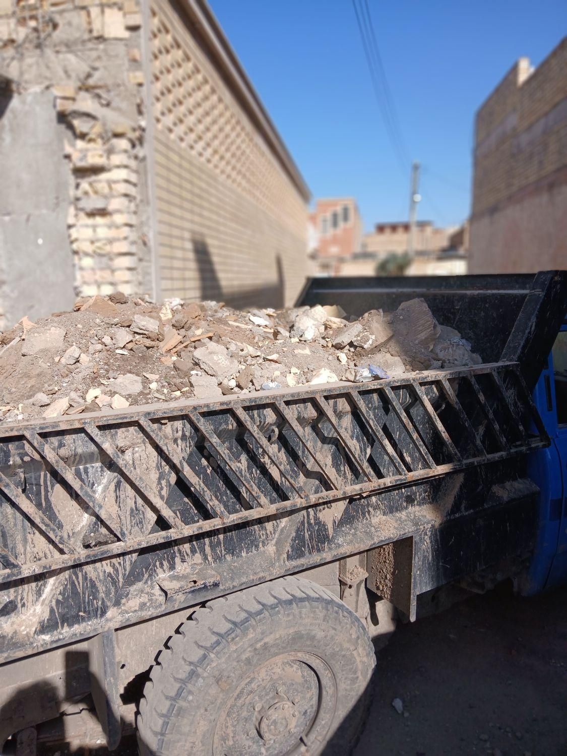 حمل نخاله ومصالح ساختمانی باقیمت مناسب|خدمات حمل و نقل|کاشان, دانش|دیوار