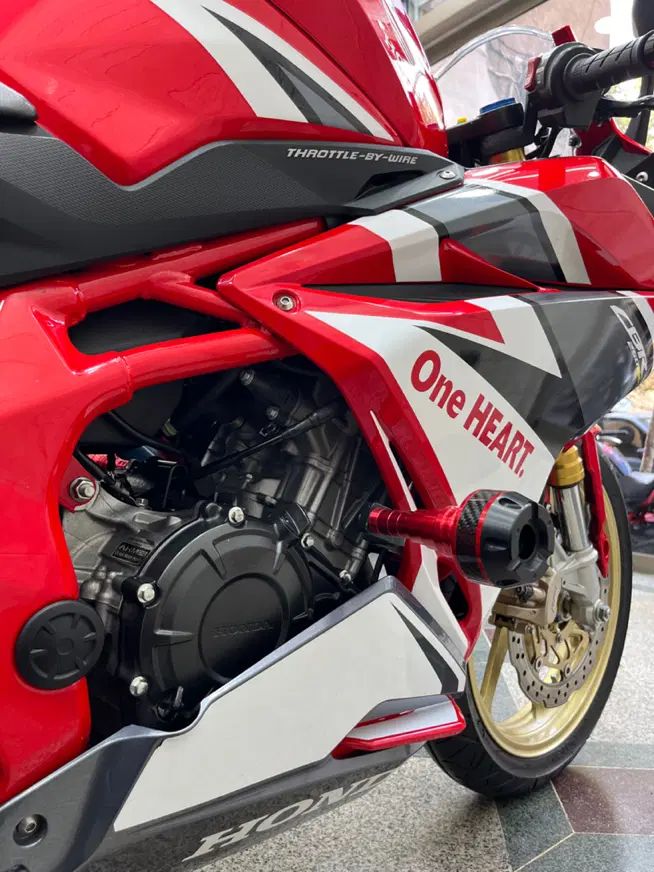 هوندا CBR 250RR پرچمی درحد خشک قاتل ZX25|موتورسیکلت|تهران, منیریه|دیوار