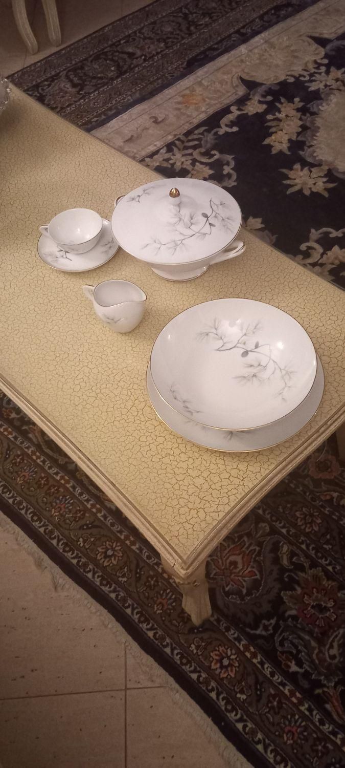 یک سرویس چینی ۶ نفره مربوط به ۶۰ سال پیش|ظروف سرو و پذیرایی|تهران, عباس‌آباد|دیوار