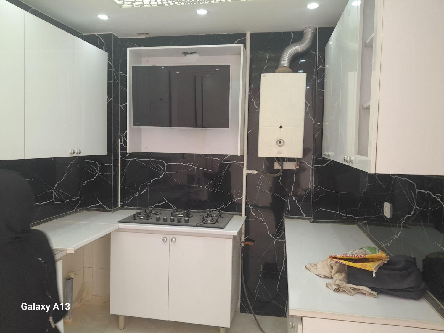 کاشی کاری (رفع نم رطوبت تضمینی )|خدمات پیشه و مهارت|کرج, برغان|دیوار