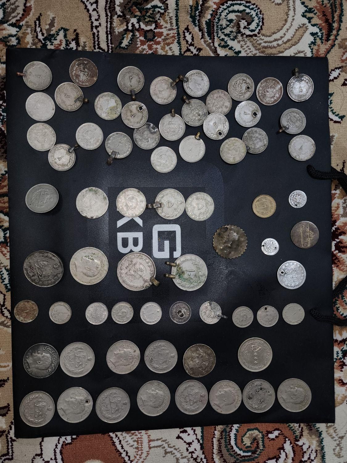 ی سری وسایل وسکه|کلکسیون اشیاء عتیقه|کبودرآهنگ, |دیوار