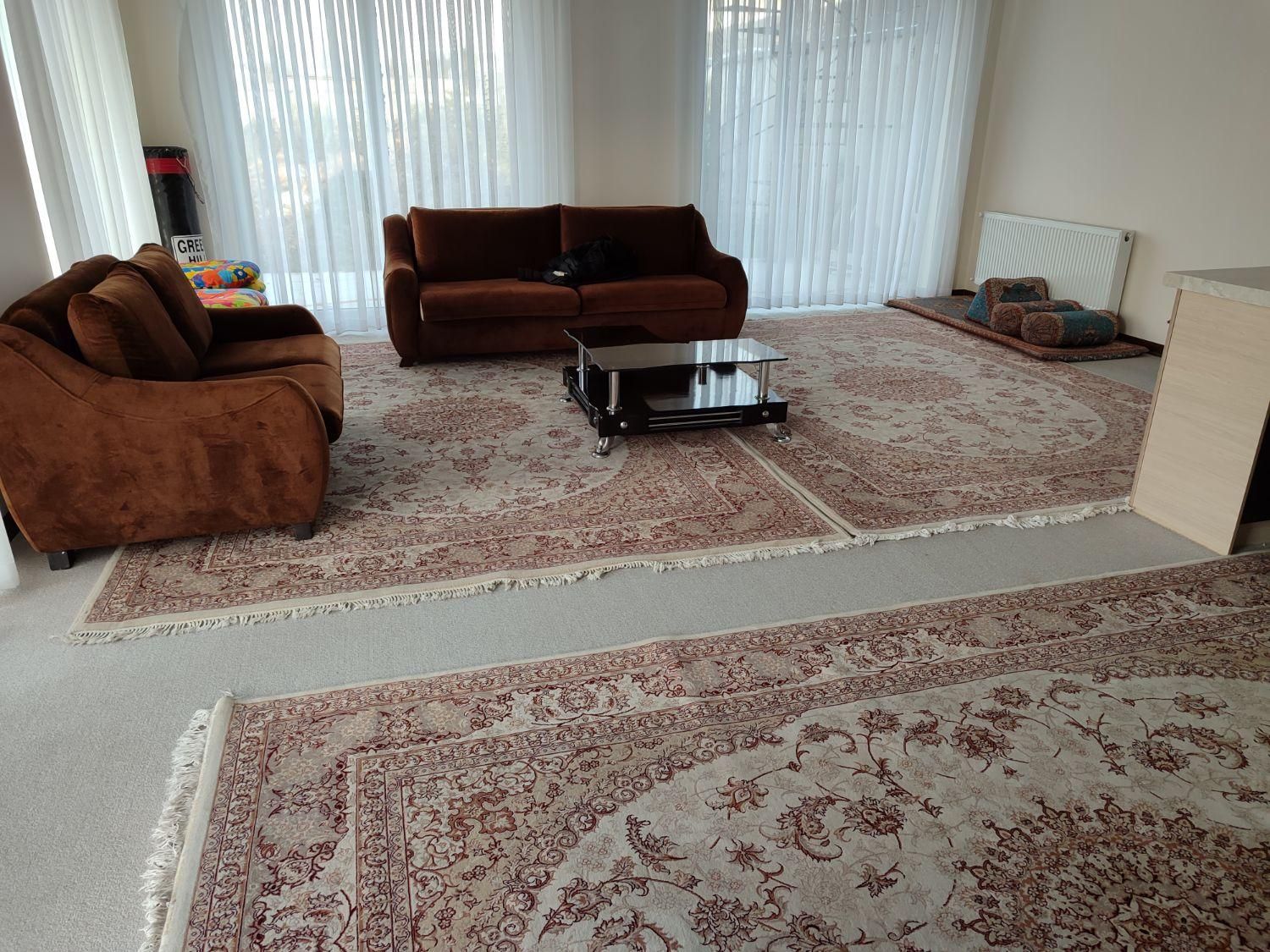 ۳ عدد فرش۹متری ماشینی ۷۰۰ شانه تراکم ۱۴۰۰ زمردمشهد|فرش|کرج, شعبان‌آباد|دیوار