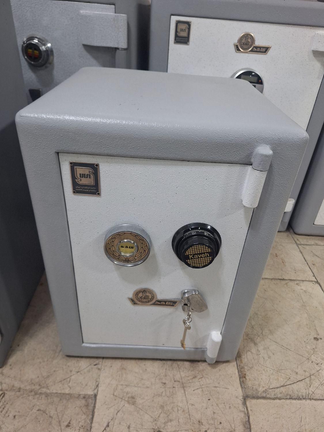 گاوصندوق کاوه مدل 250kr بارمزتایوانی گاو صندوق اصل|ابزارآلات|تهران, تهرانسر شرقی|دیوار