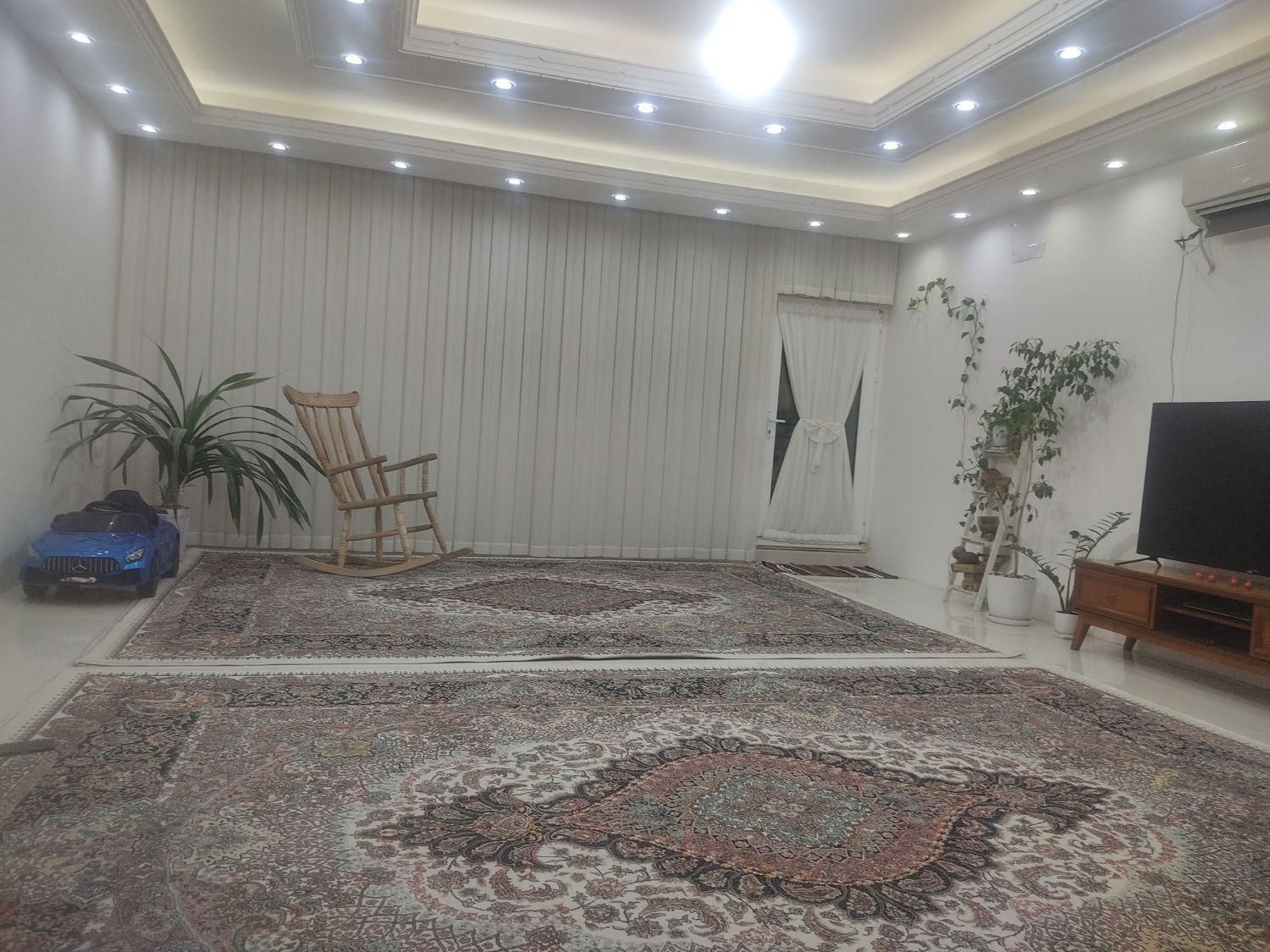 منزل ۱۲۰ متری همت/ مجهز به کابینت و شیرآلات/۲ خواب|فروش آپارتمان|قم, شهرک فاطمیه|دیوار