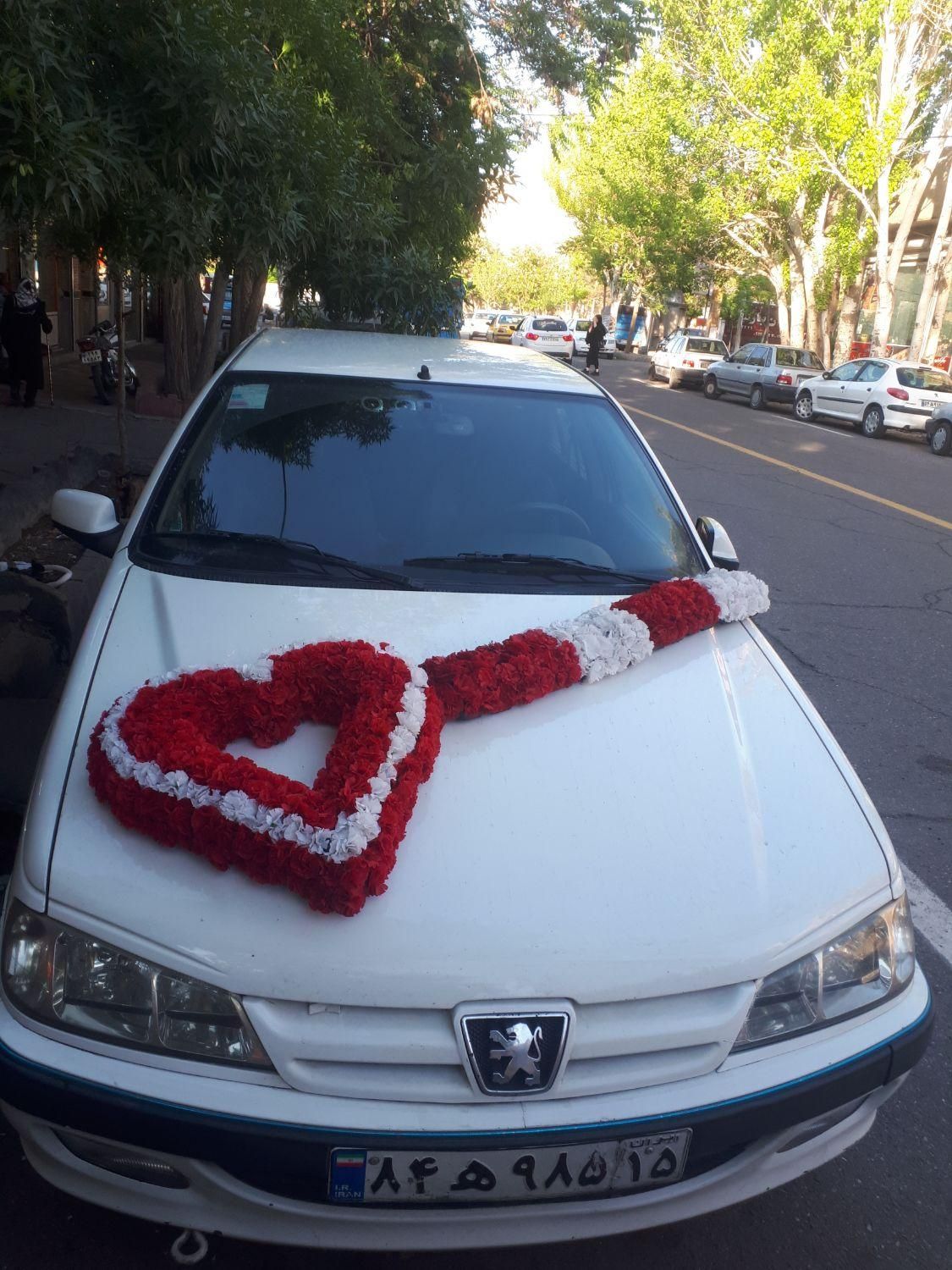 تزئین ماشین عروس  اجاره ای گل مصنوعی|گل مصنوعی|تبریز, |دیوار