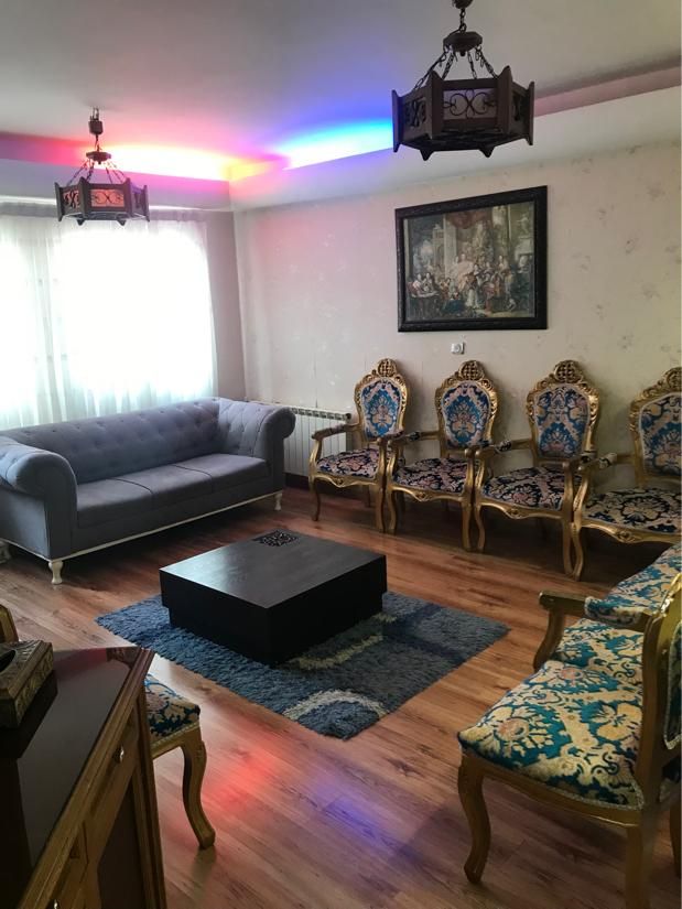 منزل مبله شیک و مرتب شهرک گلستان|اجارهٔ کوتاه‌مدت آپارتمان و سوئیت|شیراز, شهرک گلستان|دیوار