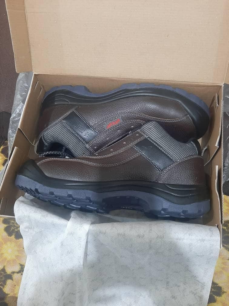 جفت کفش کار|کیف، کفش، کمربند|فولادشهر, C5|دیوار