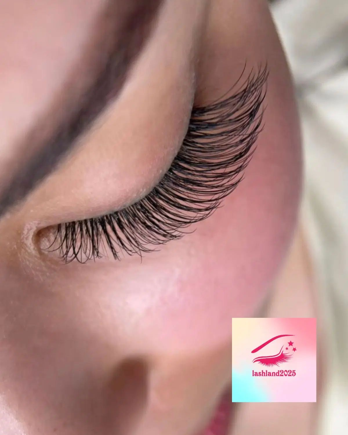مدل اکستنشن مژه و لیفت ابرو|خدمات آرایشگری و زیبایی|رشت, منظریه|دیوار
