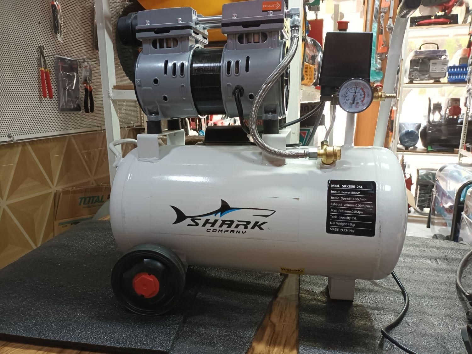 پمپ بادروغنی .سایلنت.کمپرسور هوا.میخکوب منگنه کوب|ماشینآلات صنعتی|بندرعباس, |دیوار