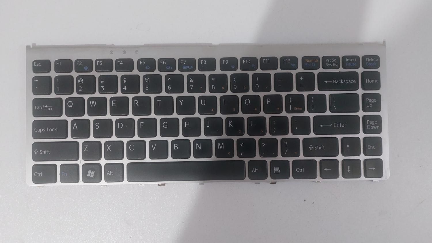 کیبورد لپ‌تاپ Sony VAIO VGn FW390 اورجینال و سالم|قطعات و لوازم جانبی رایانه|تهران, یافت آباد جنوبی|دیوار