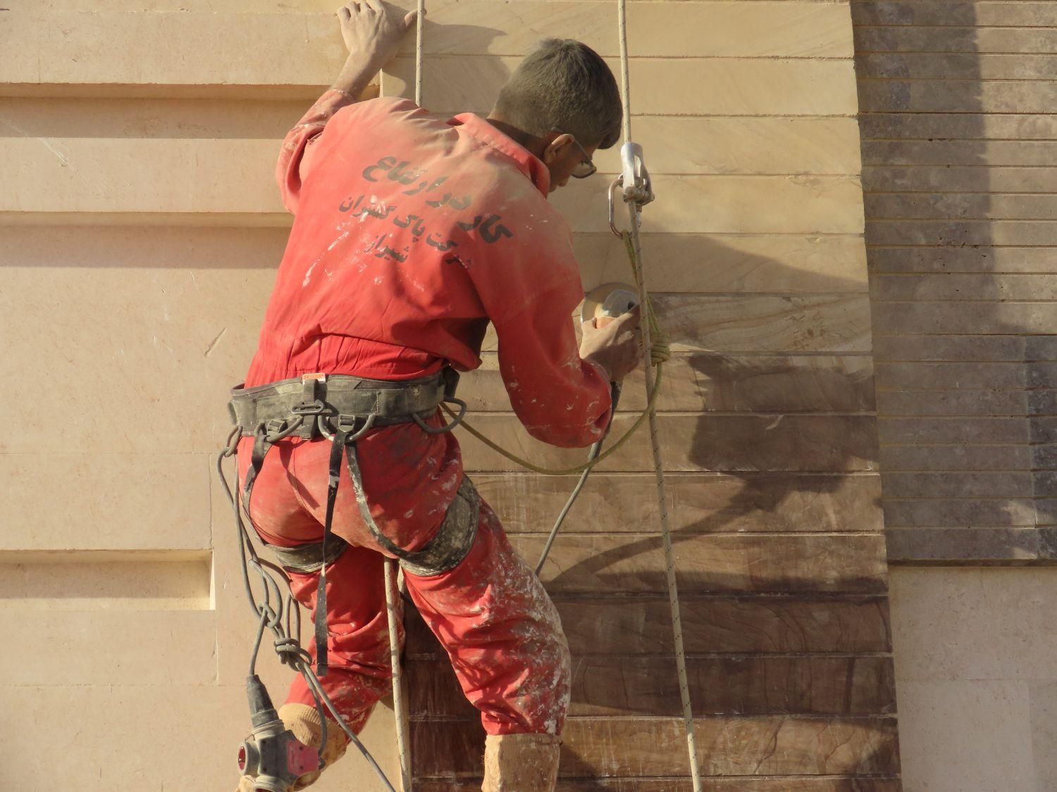 کار در ارتفاع، شستشونما، پیچ و رولپلاک، نانو|خدمات پیشه و مهارت|شیراز, تاچارا|دیوار