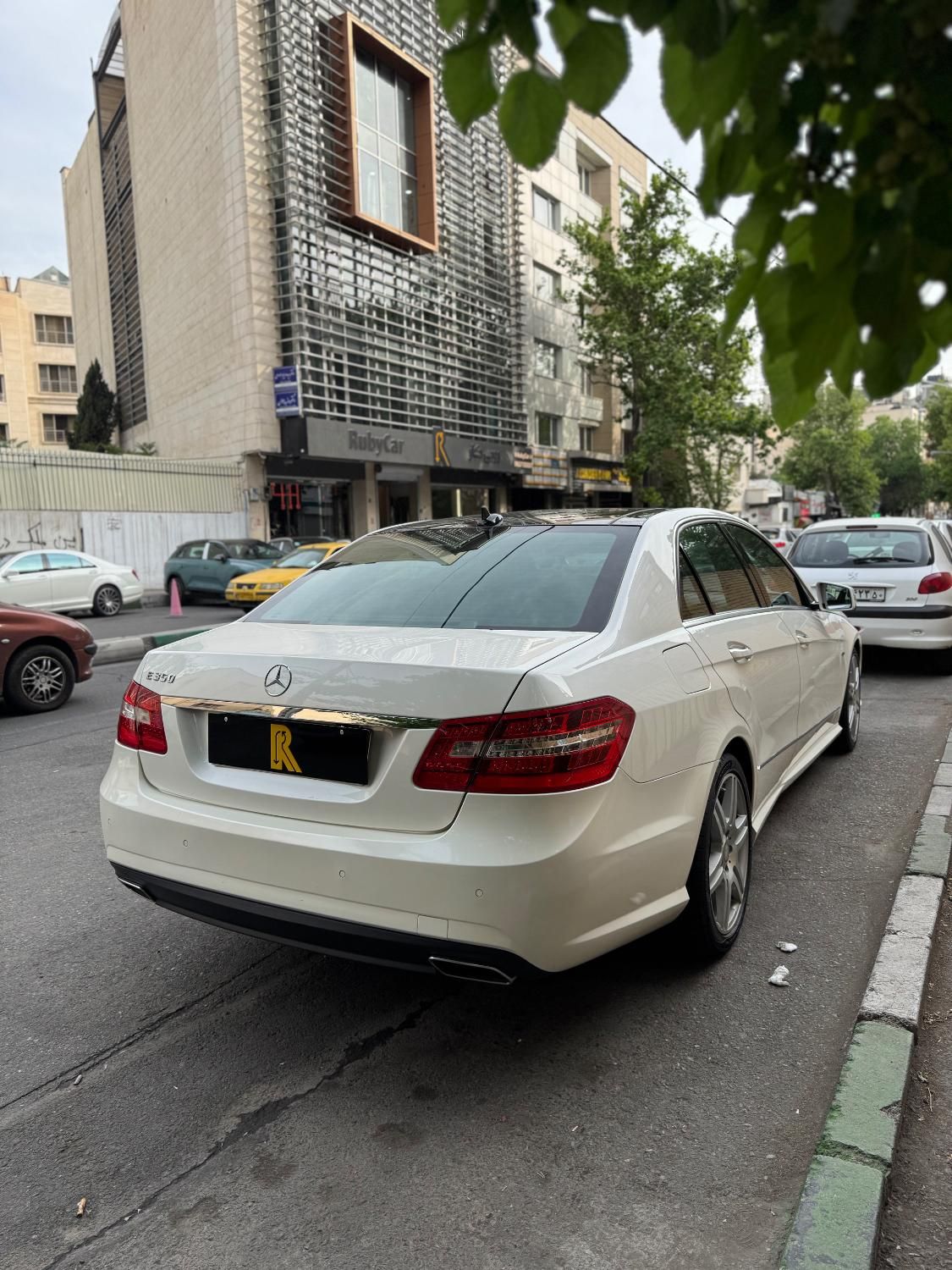 بنز E 350 مدل ۲۰۱۲|خودرو سواری و وانت|تهران, محمودیه|دیوار