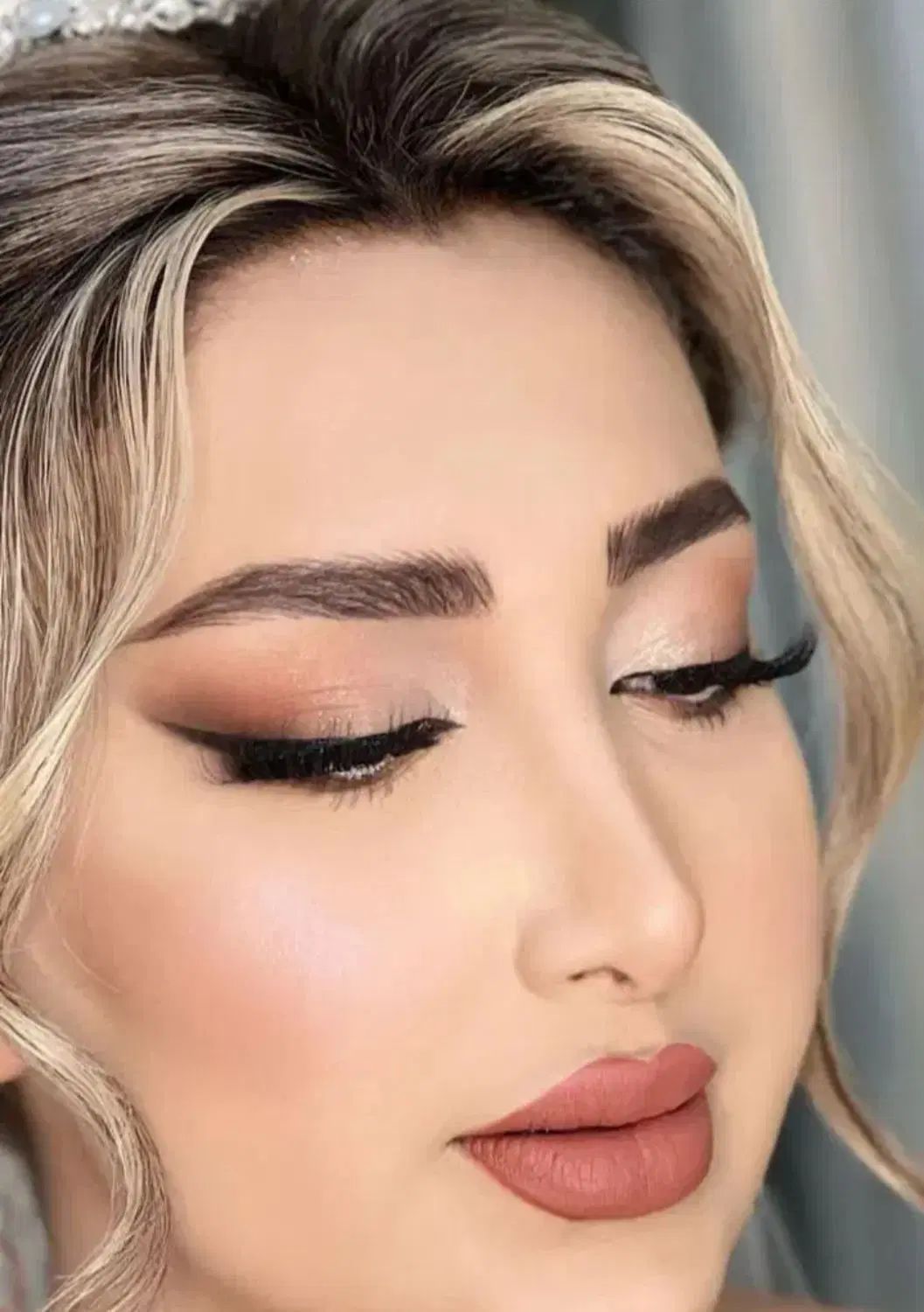 میکاپ و شینیون ۶۵۰،رنگ مو۴۰۰|خدمات آرایشگری و زیبایی|کرمانشاه, |دیوار