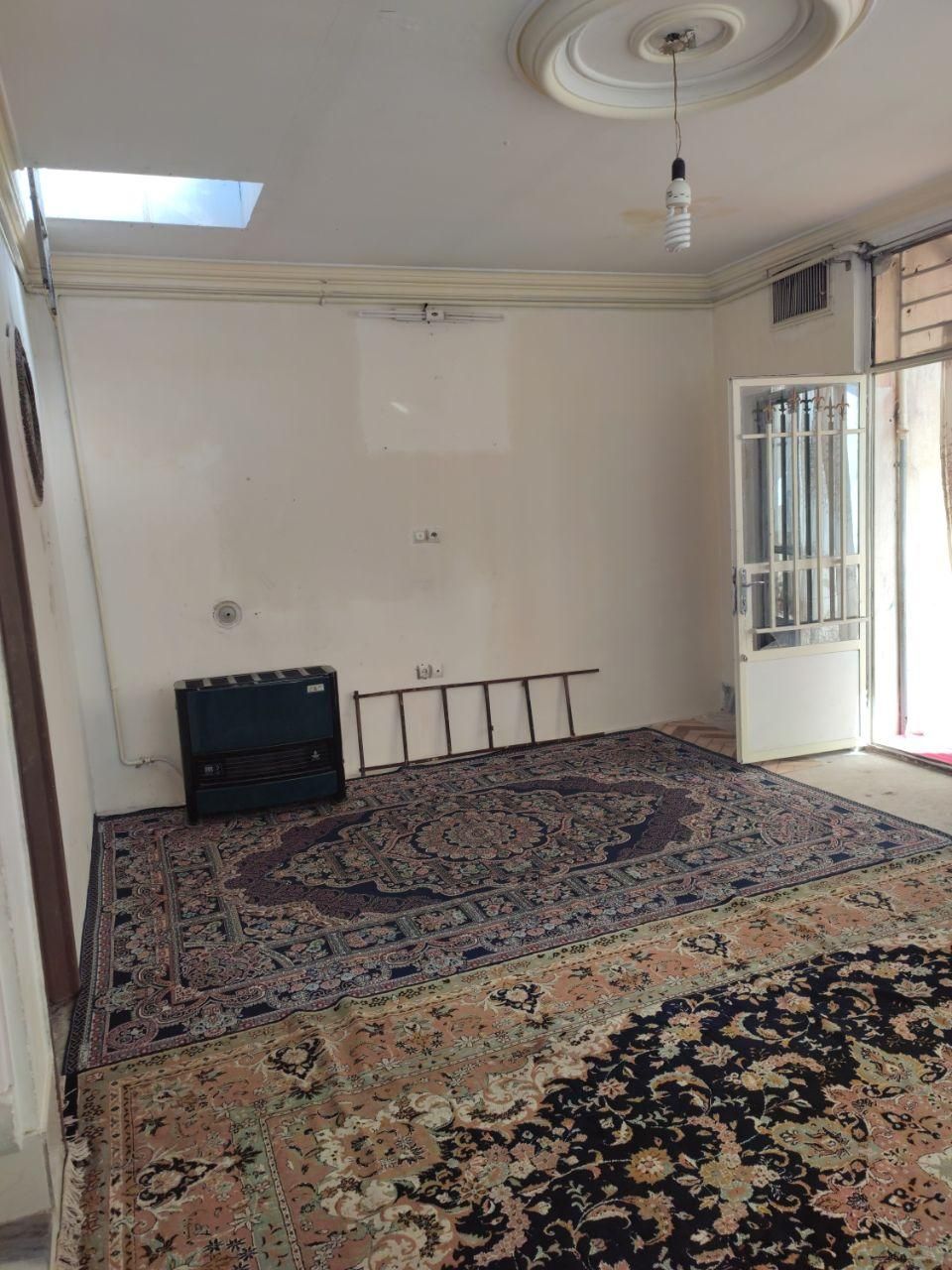 اجاره خانه ویلایی ۶۰ متری دربست. در دو طبقه مستقل|اجارهٔ خانه و ویلا|مشهد, سجادیه|دیوار
