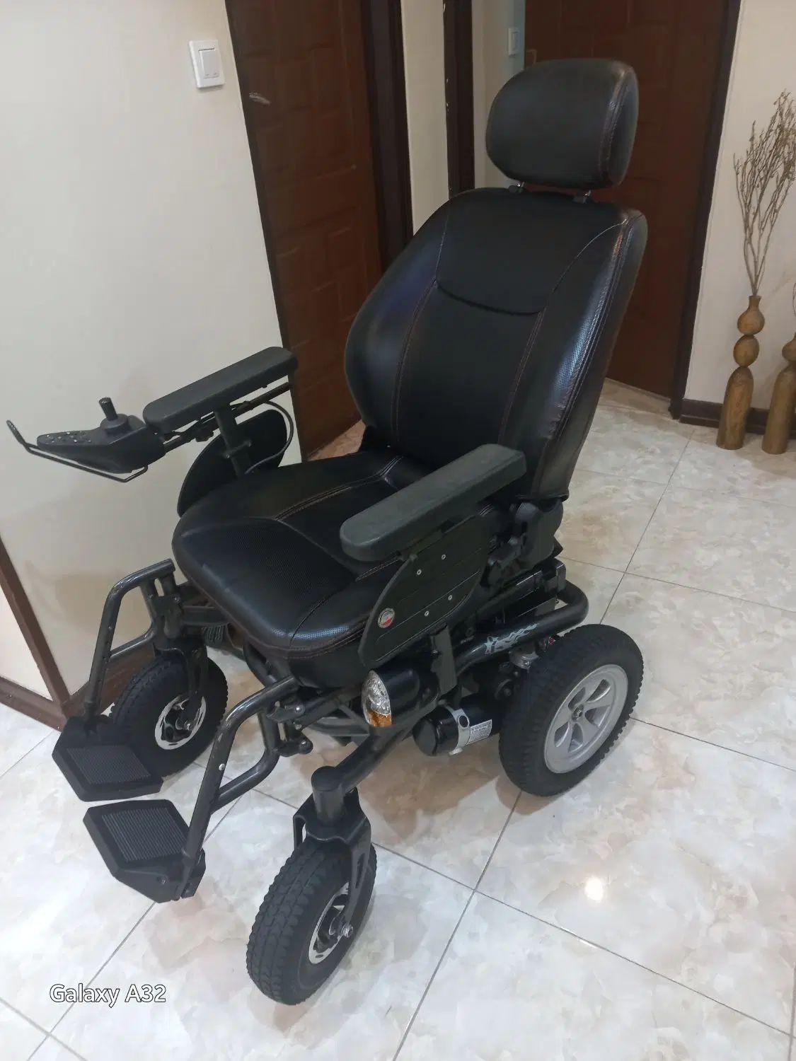 ویلچر برقی فاتح lx2|آرایشی، بهداشتی، درمانی|کرج, شهرک بنفشه|دیوار