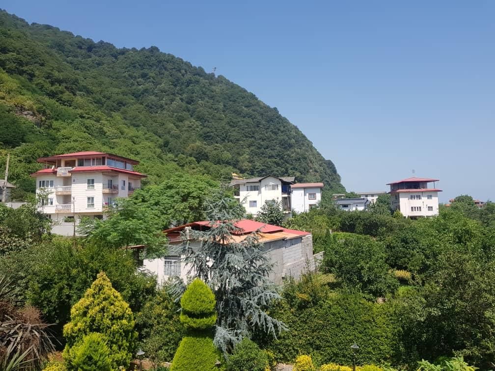 آپارتمان ویلاکوهپایه روبه کوه وجنگل بکر و ویو زیبا|اجارهٔ کوتاهمدت ویلا و باغ|رامسر, |دیوار