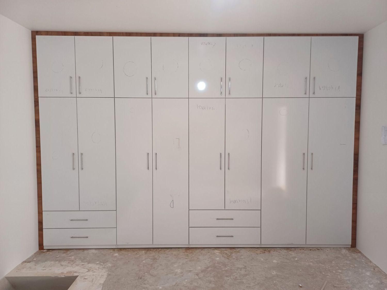 کمددیواری سفید متالیک ۰۶ترکیب با تیک|جاکفشی، کمد، دراور|اردبیل, |دیوار