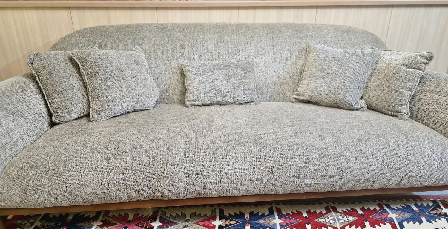 مبل راحتی نو|مبلمان خانگی و میز عسلی|مشهد, هنرستان|دیوار