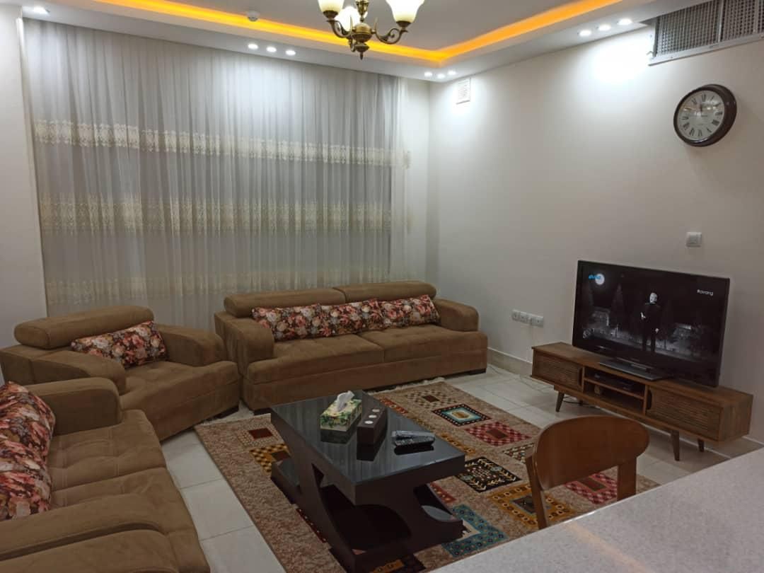 اجاره کوتاه مدت خانه ویلایی و سوییت با پارکینگ|اجارهٔ کوتاه‌مدت آپارتمان و سوئیت|شیراز, شهرک سراج‎|دیوار
