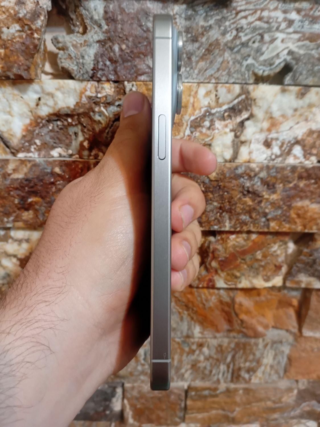 اپل iPhone 15 Pro Max با حافظهٔ ۲۵۶ گیگابایت|موبایل|بندرعباس, |دیوار