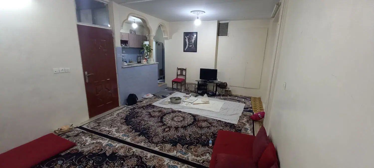 اجاره خانه۳طبقه دربستی ۶۰متری روبروی مترو ۱۷شهریور|اجارهٔ خانه و ویلا|تهران, هفده شهریور|دیوار